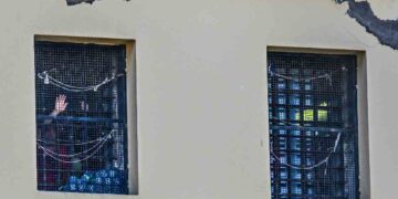 Le finestre delle celle del Carcere di Poggioreale