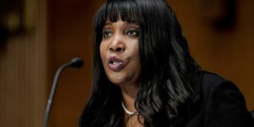 Lisa Cook, governatrice della Fed, licenziata da Donald Trump