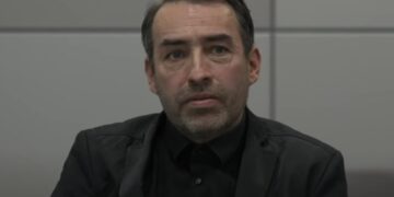 Un primo piano di Sven Liebich, ora divenuto Marla-Svenja Liebich