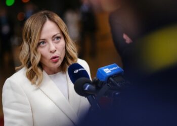 Giorgia Meloni durante un'intervista