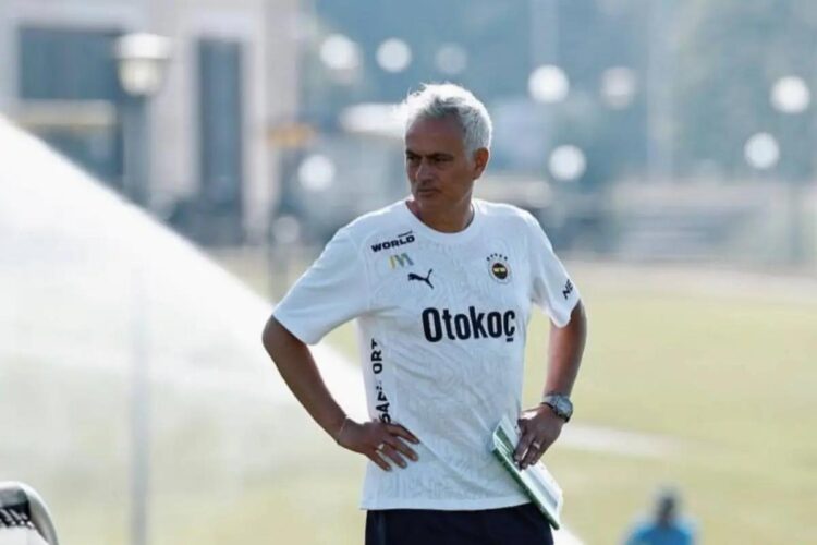 Mourinho esonerato dal Fenerbahce