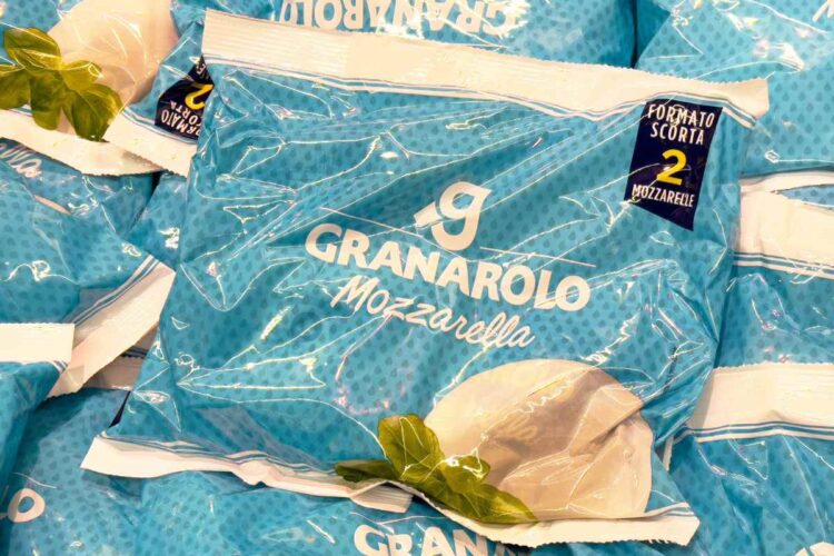 Mozzarella Granarolo, ritirati 5 lotti per rischio contaminazione metallica