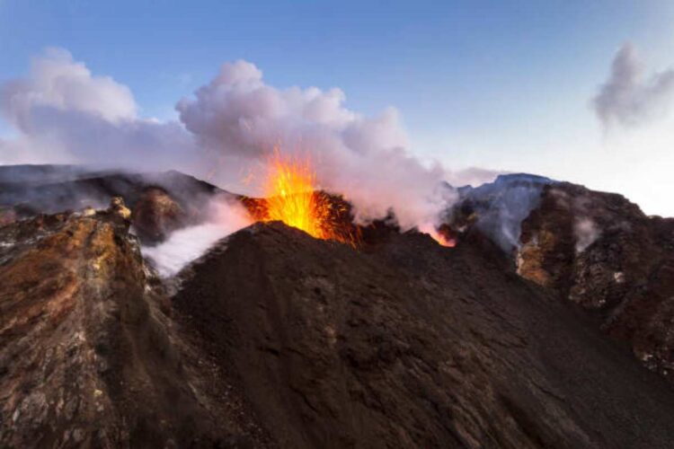 Nuovo metodo per prevedere le eruzioni vulcaniche