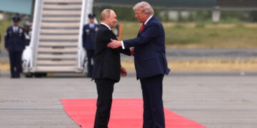President-Donald-Trump-R-welcomes-Russian-President-Vladimir@ANSA