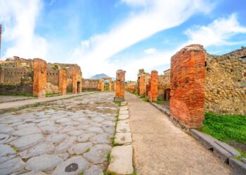 Ruins-of-Pompeii-near-Naples-Italy@alanews.it