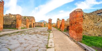 Ruins-of-Pompeii-near-Naples-Italy@alanews.it
