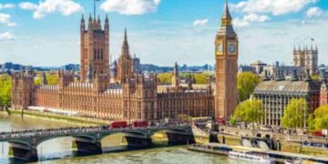 Scontro tra governo e Farage in Gran Bretagna