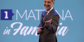 Beppe Convertini alla conduzione di Mattina in Famiglia