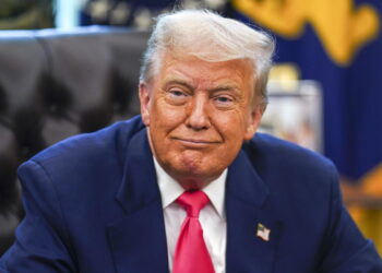 Donald Trump alla Casa Bianca durante una conferenza stampa