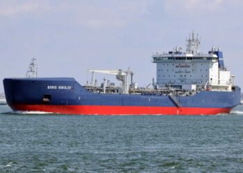 Trump valuta sanzioni a flotta ombra di petroliere russe