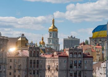 Ucraina, allarme antiaereo su Kiev prima dell'incontro Trump-Zelensky