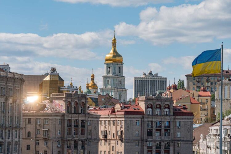 Ucraina, allarme antiaereo su Kiev prima dell'incontro Trump-Zelensky