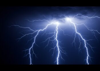 Un fulmine uccide un motociclista in vacanza nel Salento