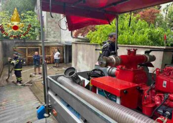 Vigili del fuoco al lavoro per il maltempo che sta interessando il Veneto