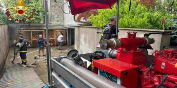 Vigili del fuoco al lavoro per il maltempo che sta interessando il Veneto