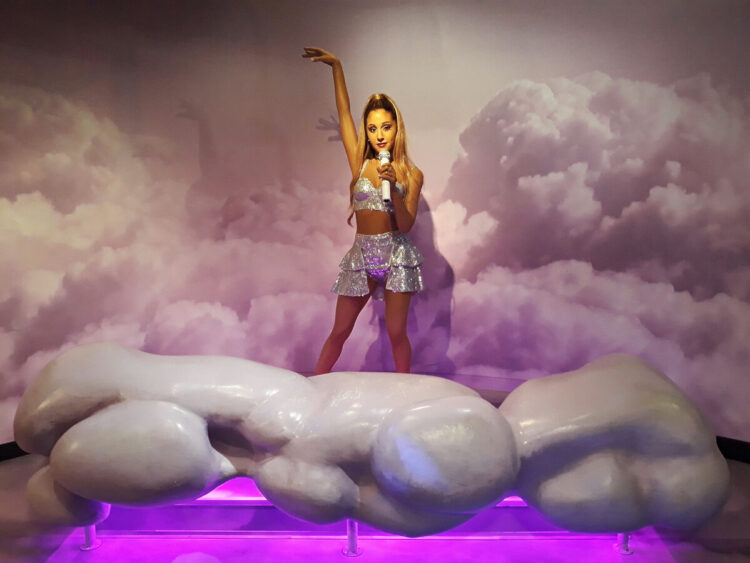 Wax-figure-of-Ariana-Grande@alanews.it
