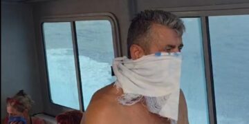 Capitan Spiros - Glass Bottom