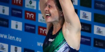 La nuotatrice Chiara Pellacani esulta dopo un successo