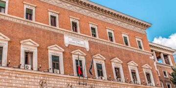 Ultimi giorni per il concorso Ministero Giustizia 2025: stipendi fino a 1600 euro e 2600 assunzioni