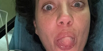 Eleonora Boi in ospedale dopo essere stata attaccata da uno squalo