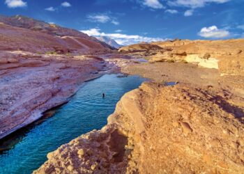 Agosto bollente a Dubai? Ecco la meta segreta tra le montagne degli Emirati che tutti stanno scoprendo: costa meno, regala emozioni uniche e rischi di perdertela