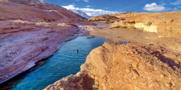 Agosto bollente a Dubai? Ecco la meta segreta tra le montagne degli Emirati che tutti stanno scoprendo: costa meno, regala emozioni uniche e rischi di perdertela