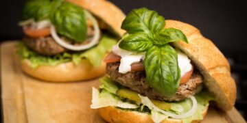 Ferragosto da leccarsi i baffi: piatti e idee per un pranzo e una cena perfetti