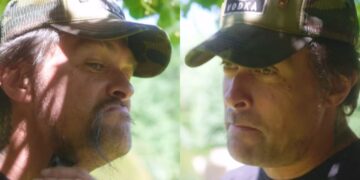 Jason Momoa si rade la barba