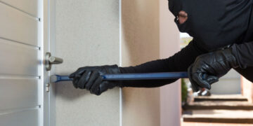 Case vuote, la nuova tecnica “social” dei ladri fa breccia: Roma lancia l’allarme, ecco come non farti trovare scoperto