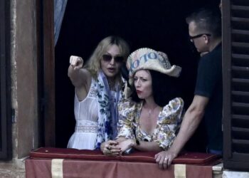 Madonna assiste al Palio di Siena 2025