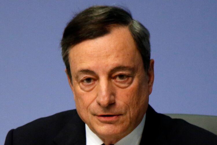 Un primo piano di Mario Draghi