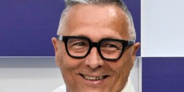 Un primo piano di Paolo Belli