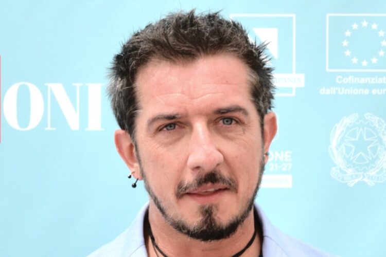 Un primo piano di Paolo Ruffini