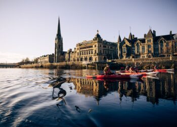 Dormire tra i cervi, cenare a palazzo e toccare la storia: cosa rende Perth magica