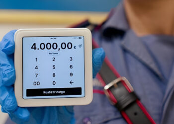 Ti sfiorano e ti portano via i soldi: come avvengono i furti contactless con POS mobili