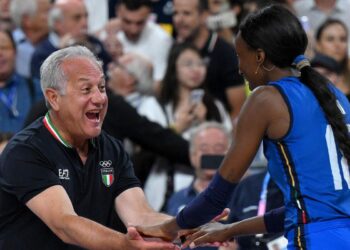 Julio Velasco, l'allenatore della Nazionale italiana femminile di pallavolo, e Paola Egonu