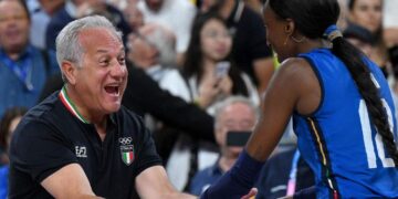 Julio Velasco, l'allenatore della Nazionale italiana femminile di pallavolo, e Paola Egonu