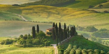 Questo borgo toscano è il luogo più bello da visitare in autunno, ma quasi nessuno lo sa