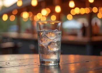 Monza, al bar gli servono soda caustica al posto dell'acqua: in terapia intensiva