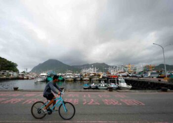 Super tifone Ragasa: evacuate 10.000 persone, oltre 1.000 voli cancellati in Asia