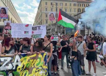 Tensioni e scontri con la polizia durante i cortei pro Gaza in diverse città italiane