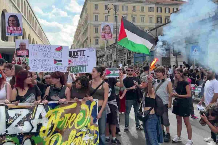 Tensioni e scontri con la polizia durante i cortei pro Gaza in diverse città italiane
