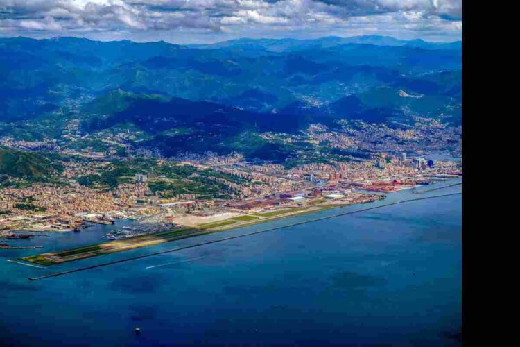 Le piste più insolite al mondo: dagli atterraggi sulla spiaggia ai green dei campi da golf