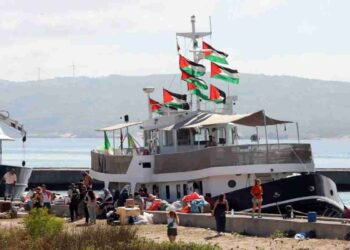 Israele: “Consegnate gli aiuti a noi, li porteremo a Gaza in sicurezza”