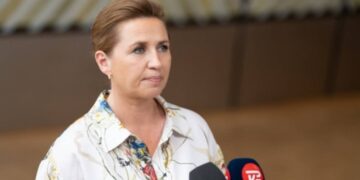 Droni su Copenaghen, Frederiksen: “Minaccia senza precedenti alla sicurezza danese”