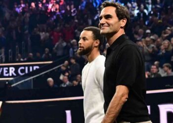 Federer critica i tornei: “Favoriscono Sinner e Alcaraz rallentando le superfici”