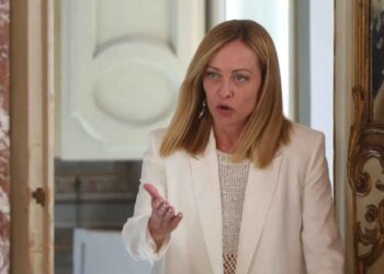 Meloni: “Clima deteriorato per silenzio opposizione, serve responsabilità su crisi e pensioni”