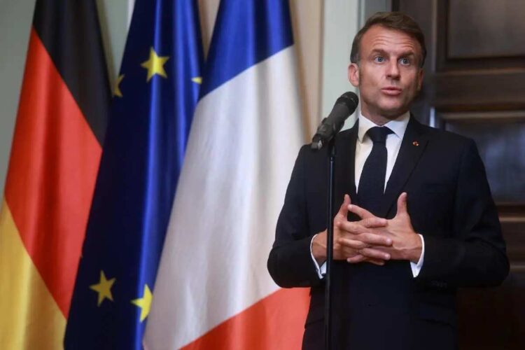 Macron: “Pronti a reagire con forza alle provocazioni russe, ma senza aprire il fuoco”