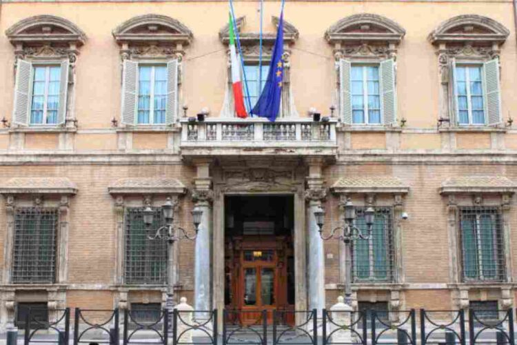 Dl Terra dei Fuochi, Senato approva stretta su rifiuti e nuove misure per il Sud