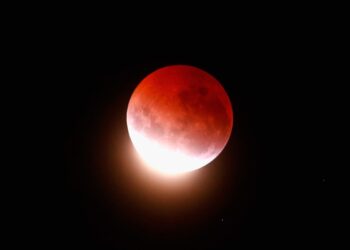 Luna di sangue 2025, il 7 settembre uno spettacolo unico: ecco a che ora la vedremo in Italia